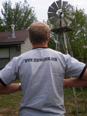 Jesse Duncan models back of shirt.